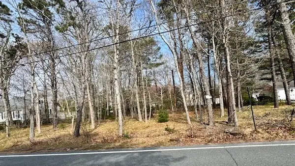 53 Brooks Rd, Harwich, MA 02646