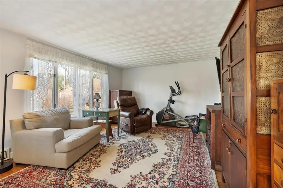 254 Massachusetts Ave, Lunenburg, MA 01462 - #2