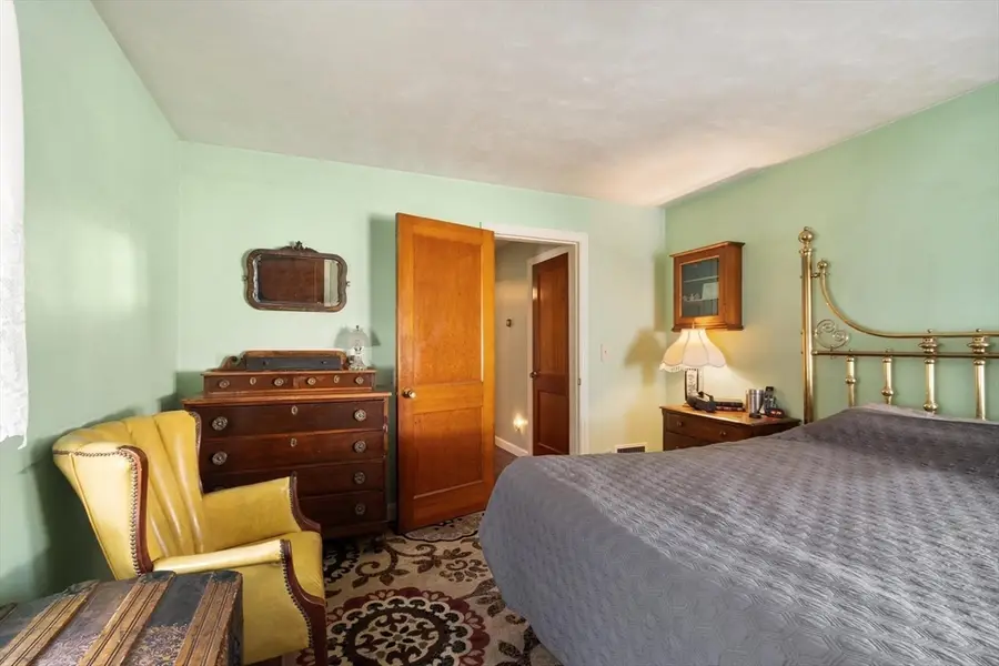 254 Massachusetts Ave, Lunenburg, MA 01462 - #3