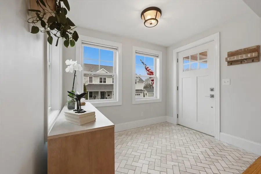 15 Howard St, Newburyport, MA 01950 - #3