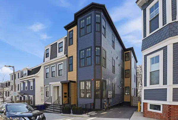 407 E 7th St #2, Boston, MA 02127