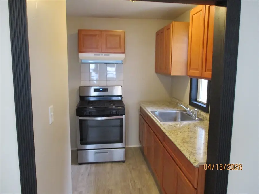 15 Dana St, Lowell, MA 01850 - #3