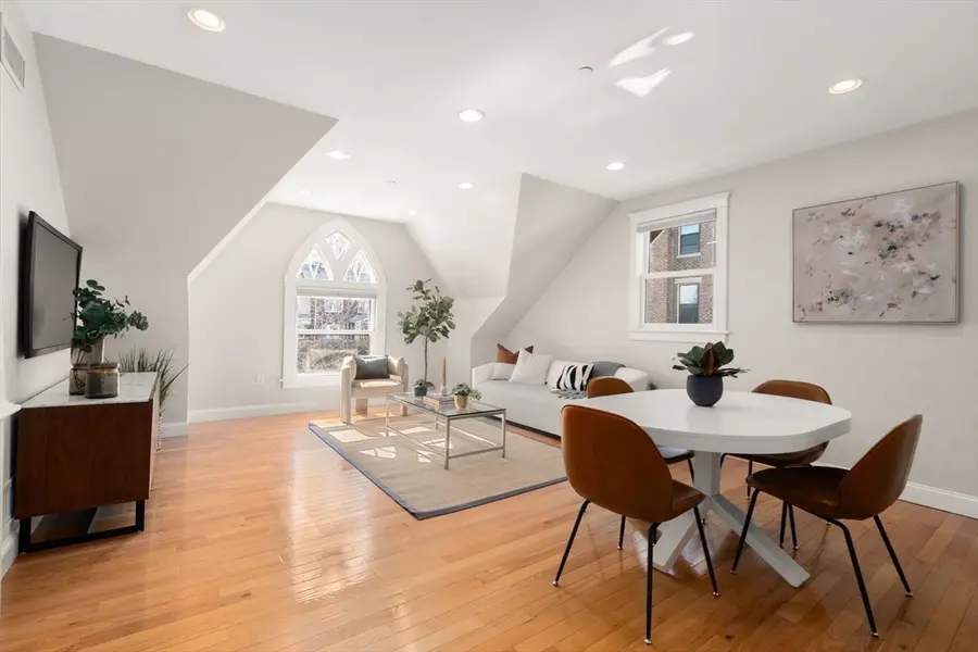 447 Washington St #3, Brookline, MA 02446 - #2