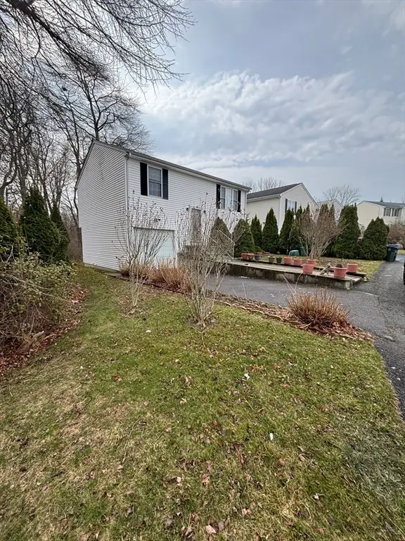 107 Apple Creek Ln, Fall River, MA 02720 - #2