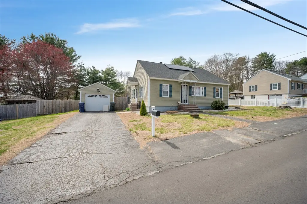 34 Bouchard Ave, Dracut, MA 01826 - #1