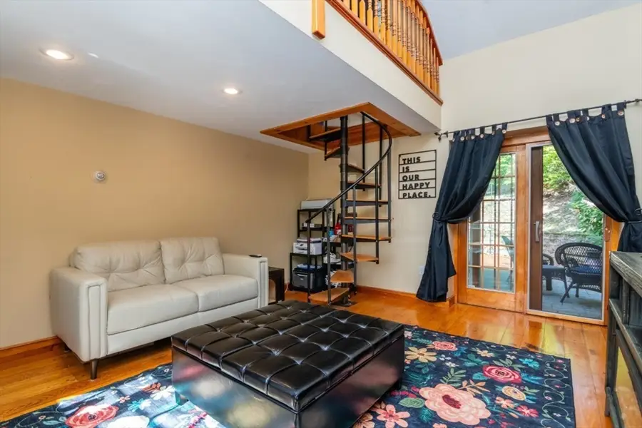 8 Old Fisher Ln, Walpole, MA 02081 - #3