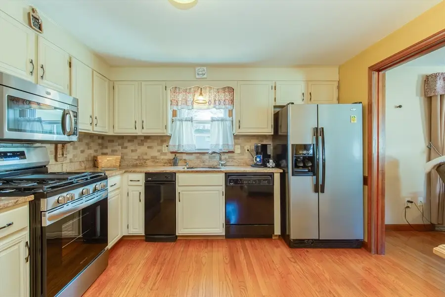 5 Cedar Grove Ave, Tyngsborough, MA 01879 - #3