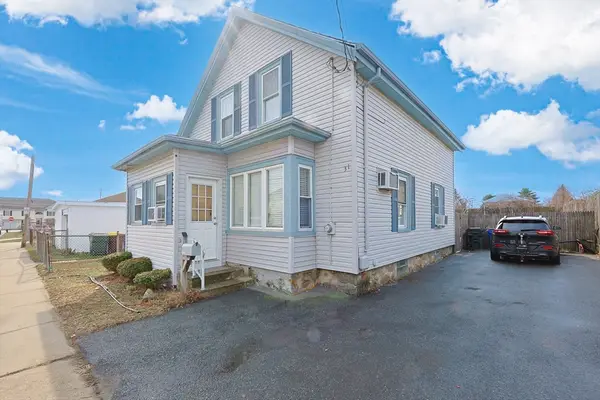 31 Russell St, Fall River, MA 02721