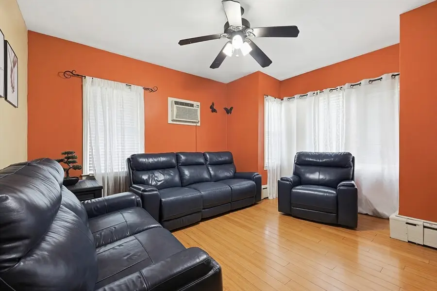 31 Russell St, Fall River, MA 02721 - #2