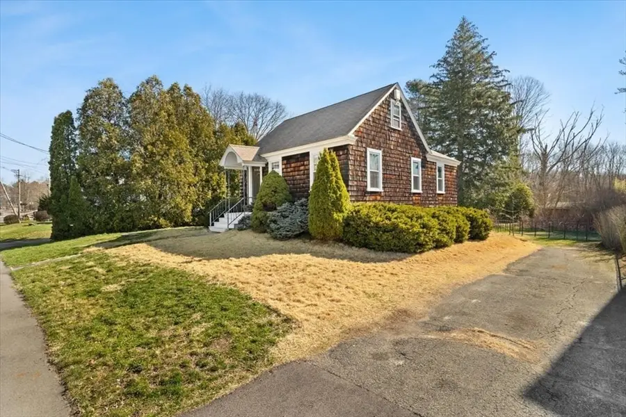 22 Ingell Street, Taunton, MA 02780 - #3