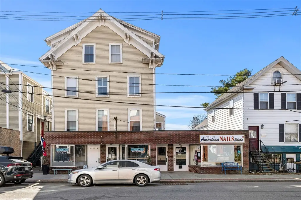 126 Pleasant St, Marblehead, MA 01945 - #1