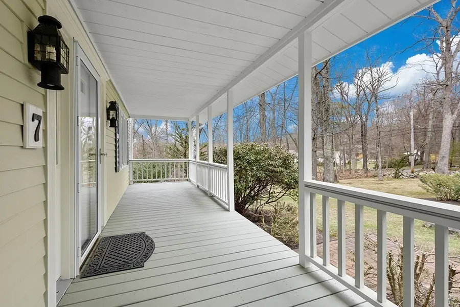 7 Neck Hill Rd, Mendon, MA 01756 - #2