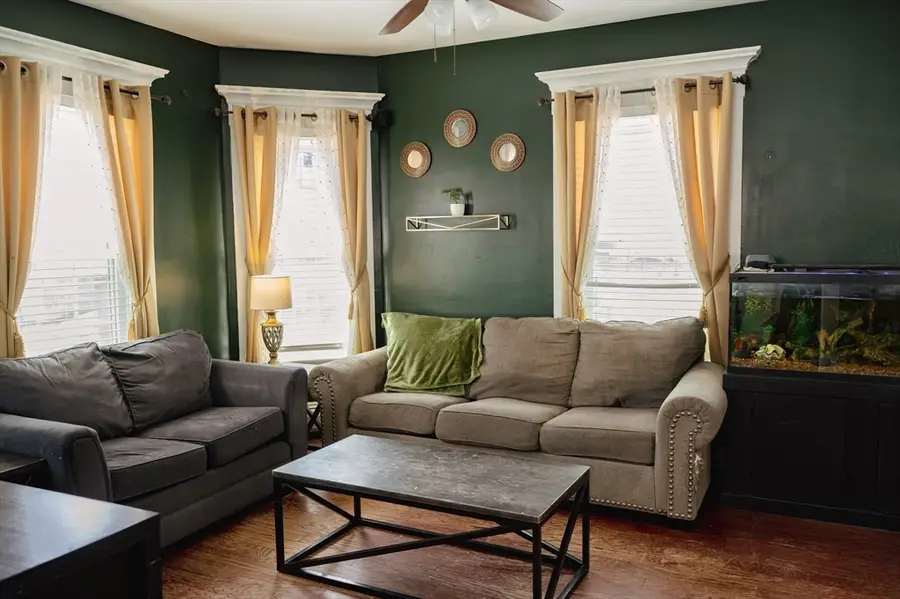 107 Sycamore St, New Bedford, MA 02740 - #3