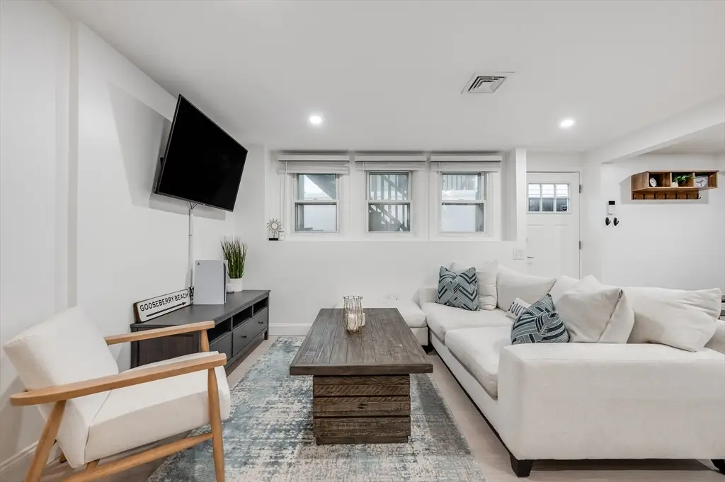 261 Silver St #1, Boston, MA 02127 - #1