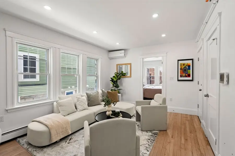 60 Derby St #one, Somerville, MA 02145 - #3