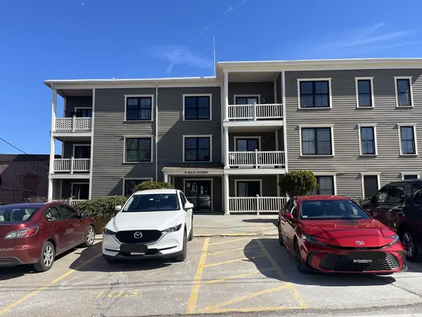 75 Main St #104, Amesbury, MA 01913