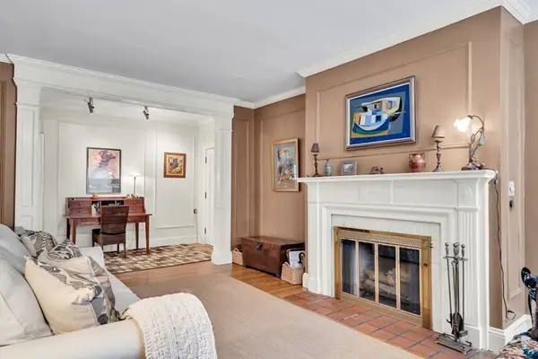 321 Tappan St #3, Brookline, MA 02445