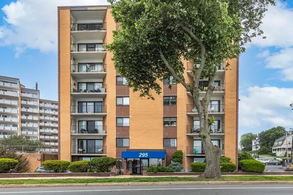 295 Lynn Shore Dr #702, Lynn, MA 01902