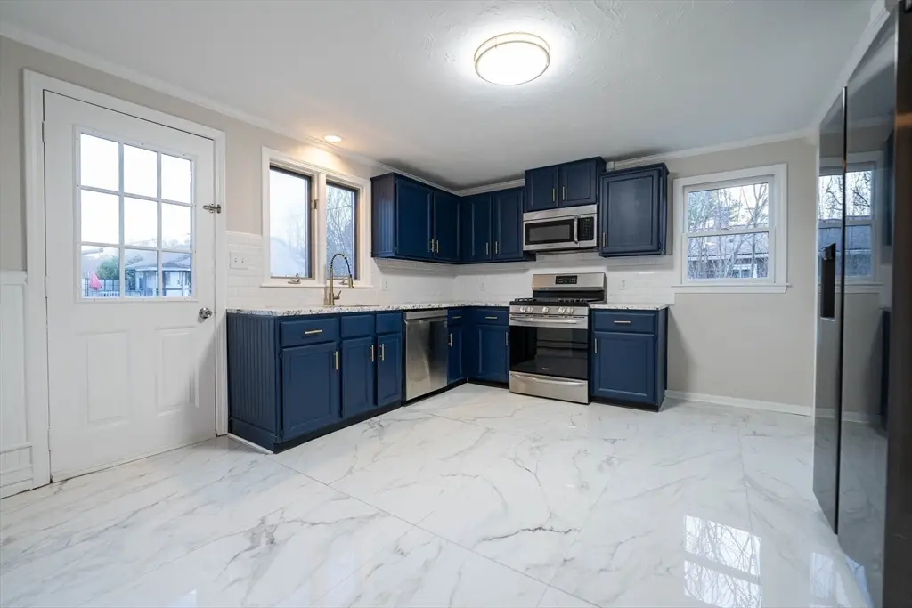 1138 Sassaquin Ave, New Bedford, MA 02745 - #1