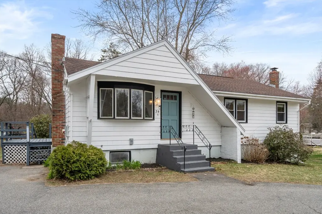 34 Locust St, Burlington, MA 01803 - #1