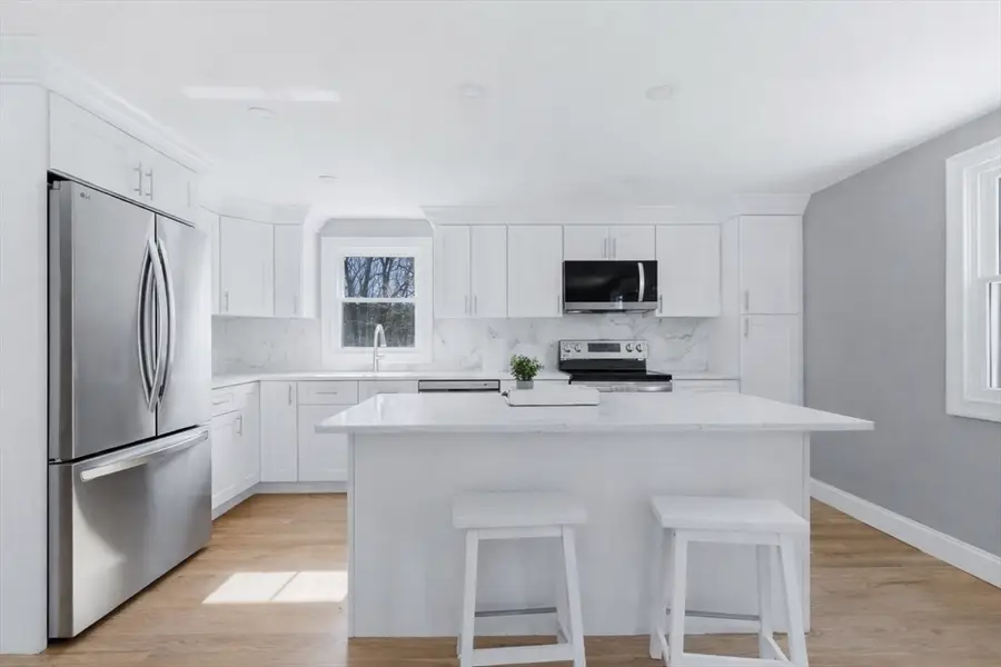 35 Hartford Ave, Bellingham, MA 02019 - #3