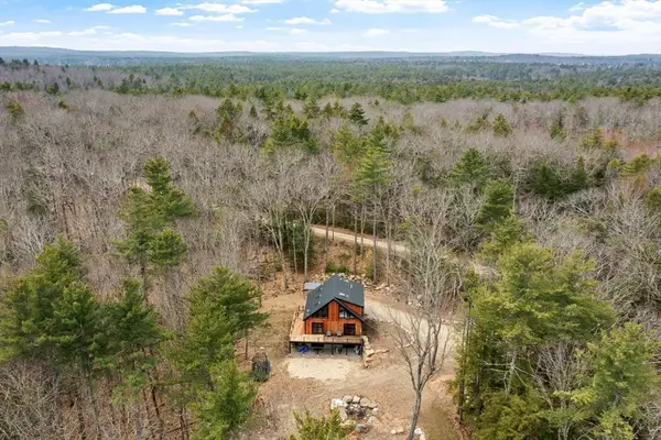 26 Pearl Rd, Ashburnham, MA 01430