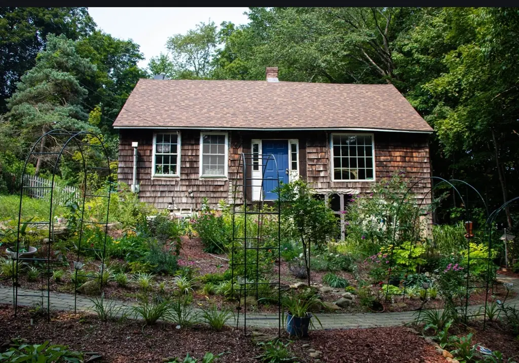 10 Bates Hl, Sturbridge, MA 01518 - #1