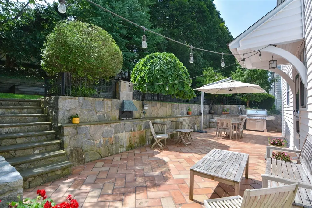 10 Radcliffe Rd, Belmont, MA 02478 - #1