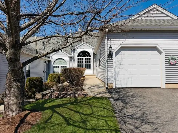 138 Brookfield Ln #138, Agawam, MA 01001