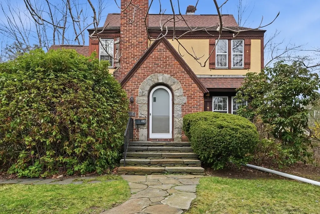 104 Spring St, Amherst, MA 01002 - #1