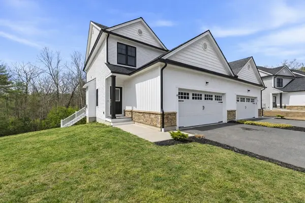 60 Compass Point Dr #29, Douglas, MA 01516