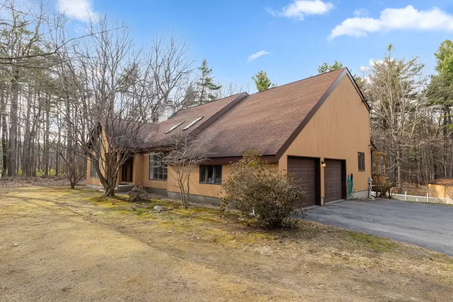 693 Elm St, Leominster, MA 01453 - #2