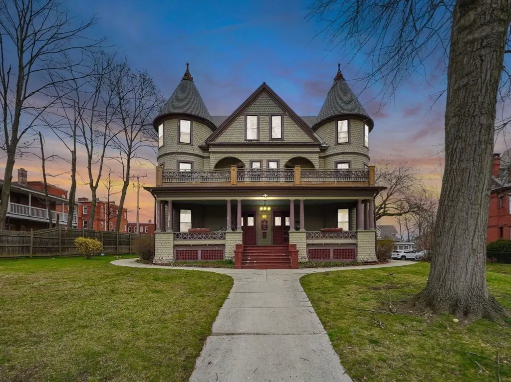 1137 Dwight St #C, Holyoke, MA 01040 - #1