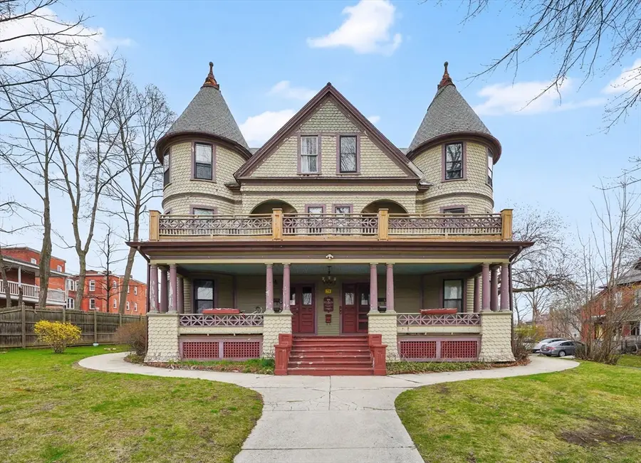 1137 Dwight St #C, Holyoke, MA 01040 - #2