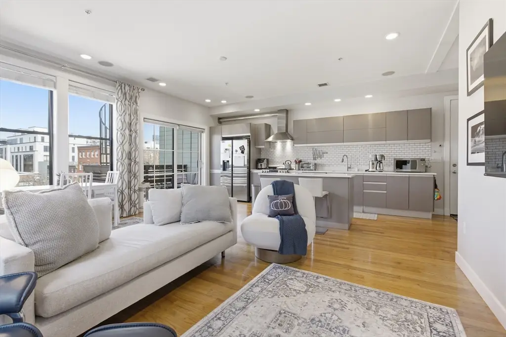 171 W 4th St #7, Boston, MA 02127 - #1