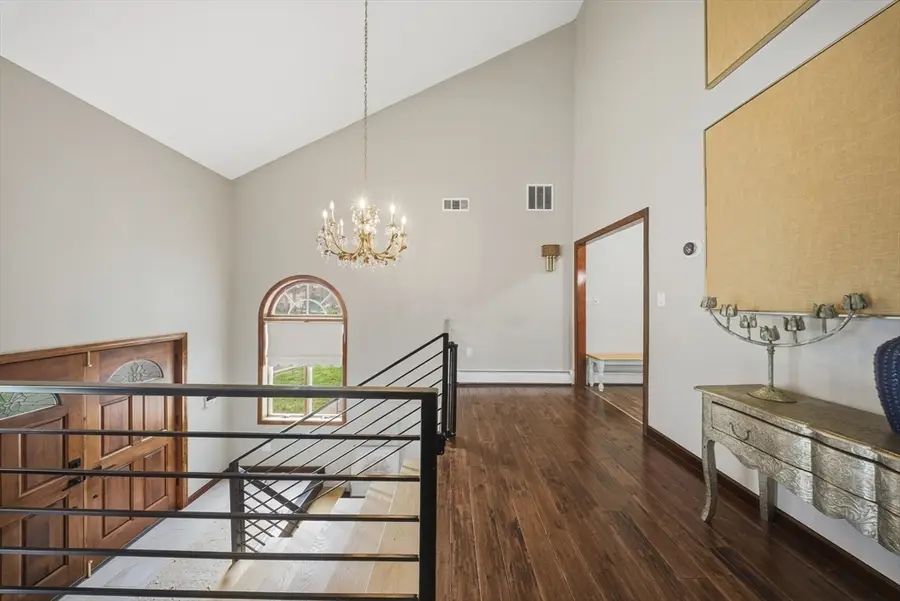 24 Copley Dr, Methuen, MA 01844 - #2