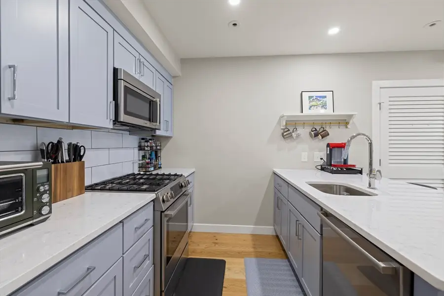 10-16 Everett #204, Boston, MA 02128 - #3