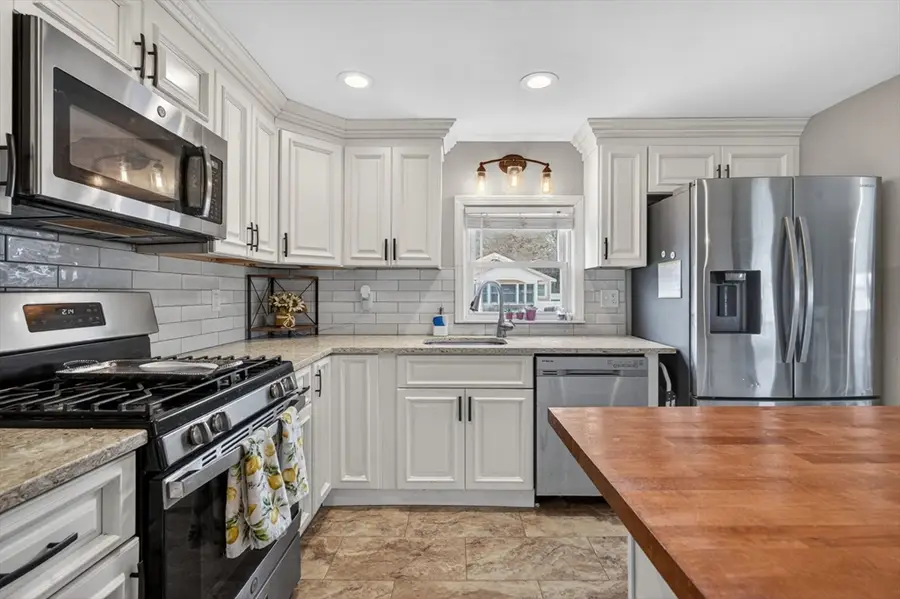 44 Oak St, Billerica, MA 01862 - #3