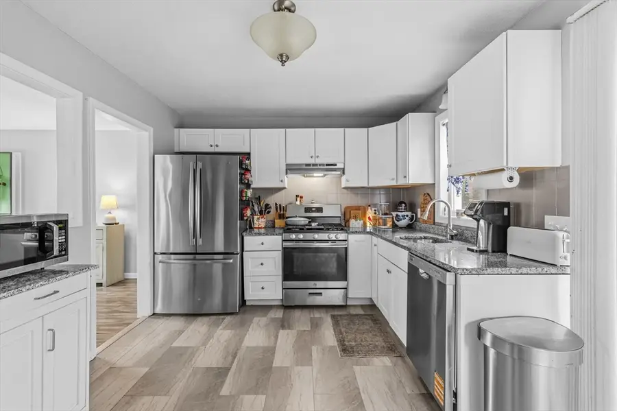 79 Nancy St, New Bedford, MA 02745 - #3