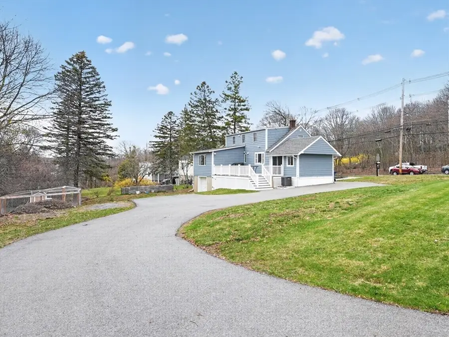 29 Elliott St, Danvers, MA 01923 - #2