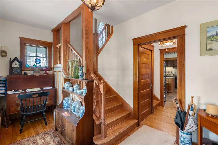 29 Schofield Ave, Dudley, MA 01571 - #2