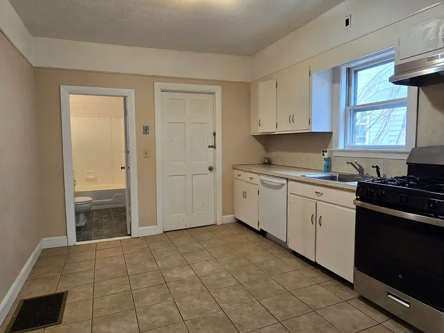 27 Gorham St, Somerville, MA 02144 - #3