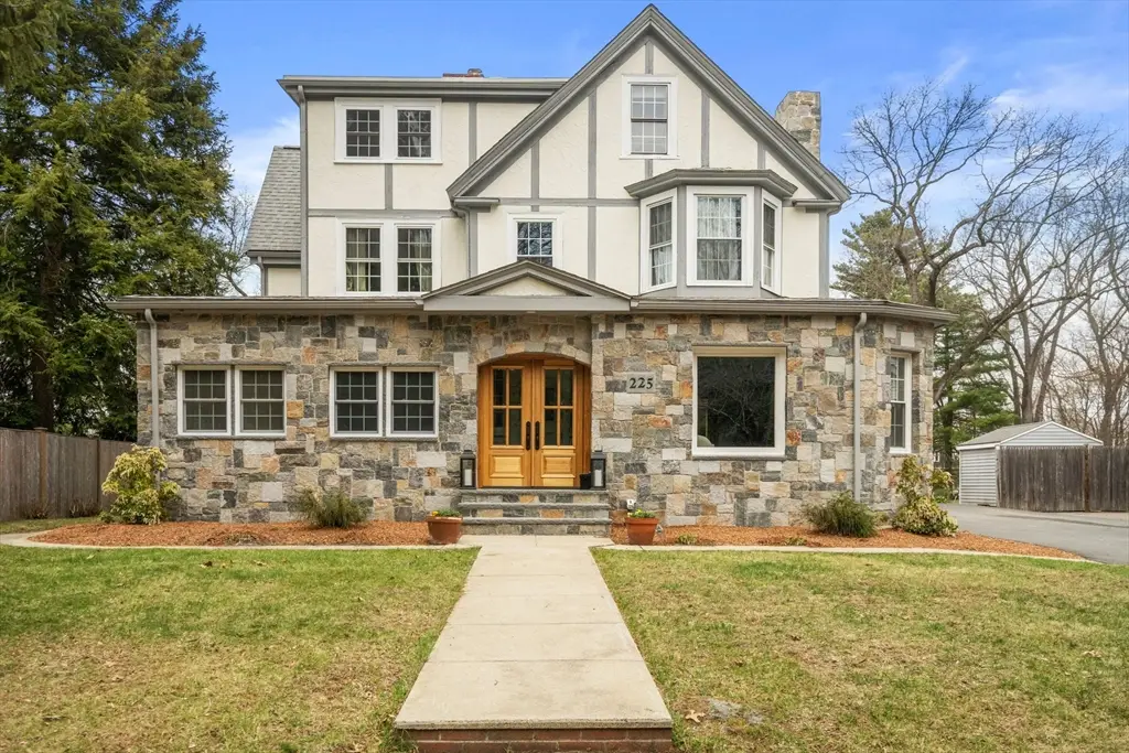225 Walnut St, Wellesley, MA 02481 - #1