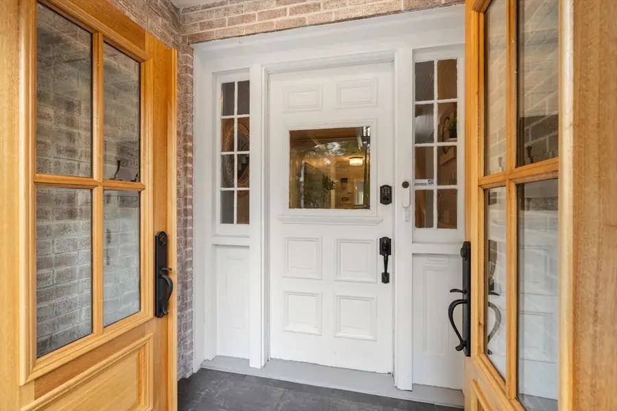 225 Walnut St, Wellesley, MA 02481 - #3