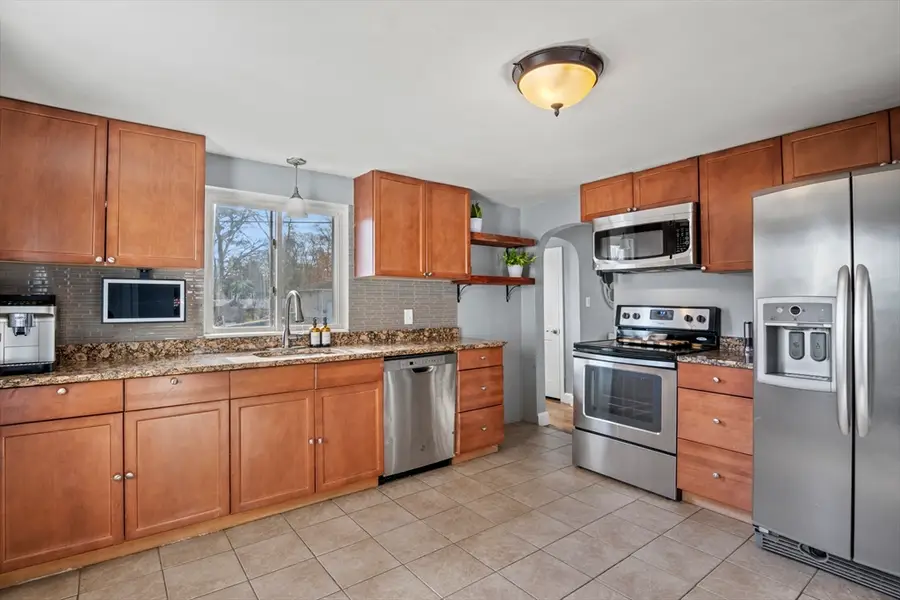 7 Lakeside Drive, Dudley, MA 01571 - #3