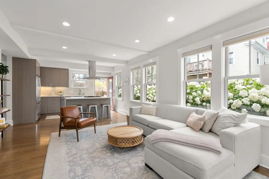 43 Salcombe St #3, Boston, MA 02125 - #1