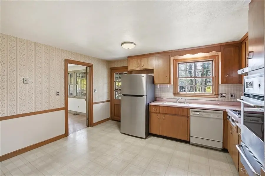 77 Booth Rd, Dedham, MA 02026 - #3