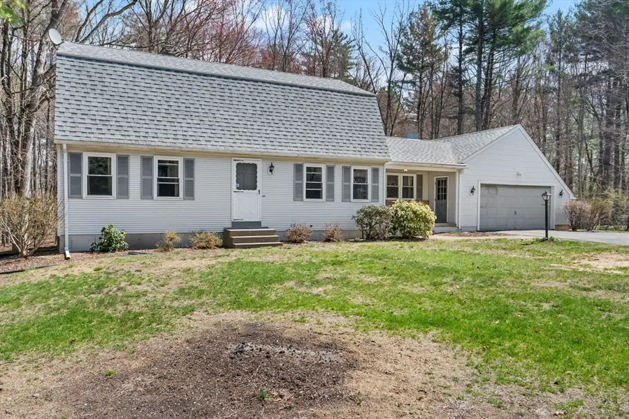 8 Jeanne Circle, Southampton, MA 01073 - #3