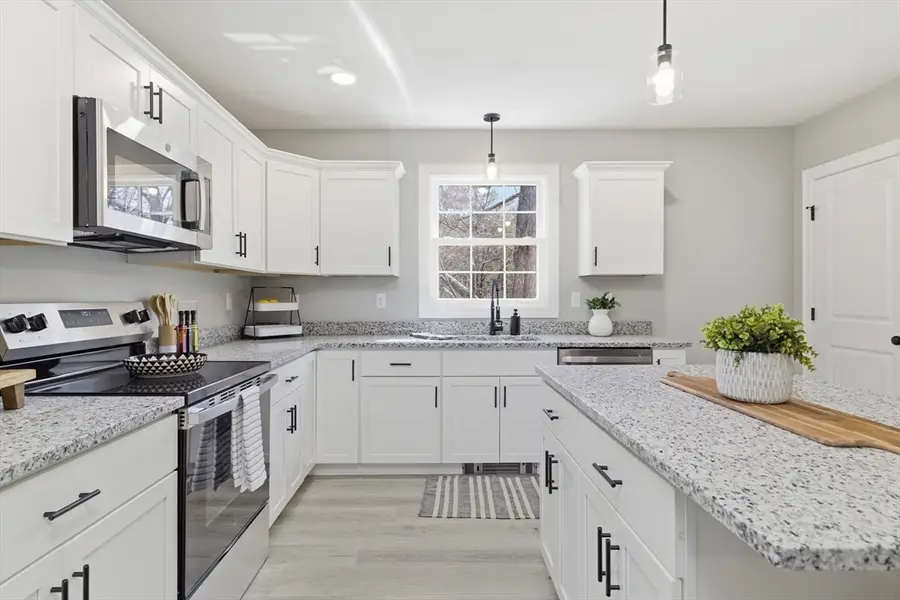 11 Dean Street, Taunton, MA 02780 - #3