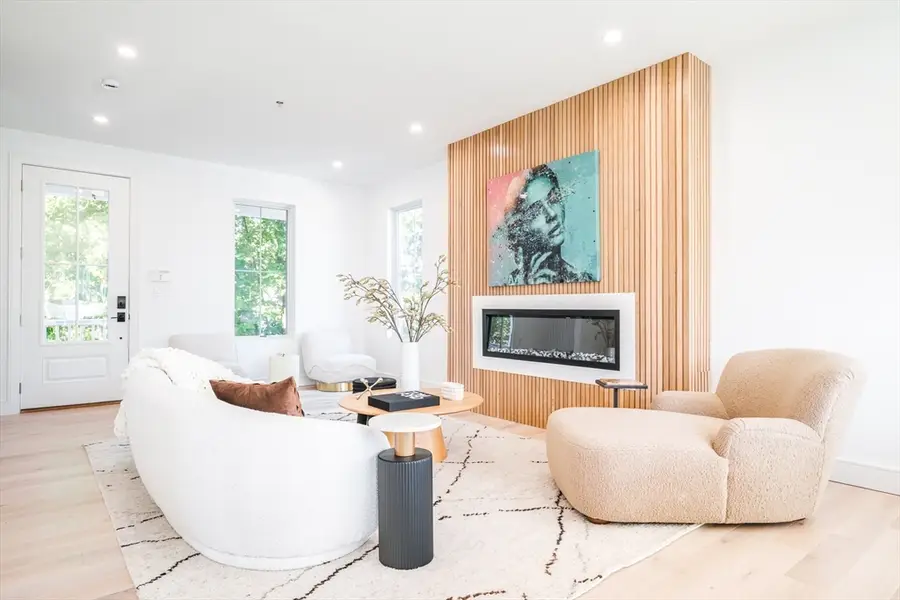 15 Jewett Pl #B, Newton, MA 02458 - #3